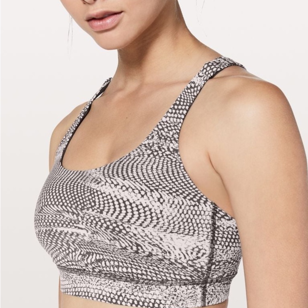 Lululemon Energy Bra Snake Print Swerve Vapor Metal Gray White Sport Bra Sz 2